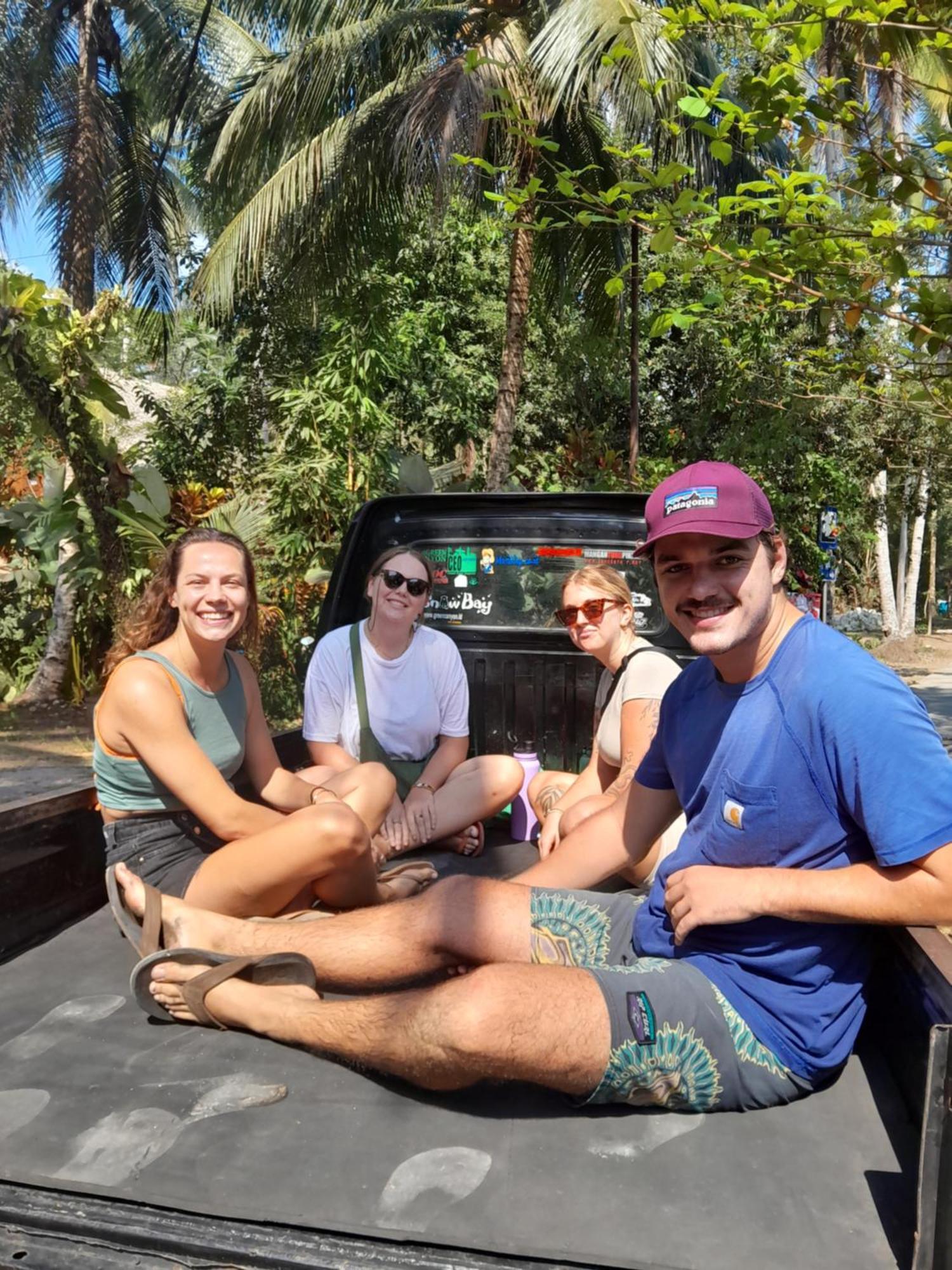 Anik Homestay & Dormy Batukaras ภายนอก รูปภาพ