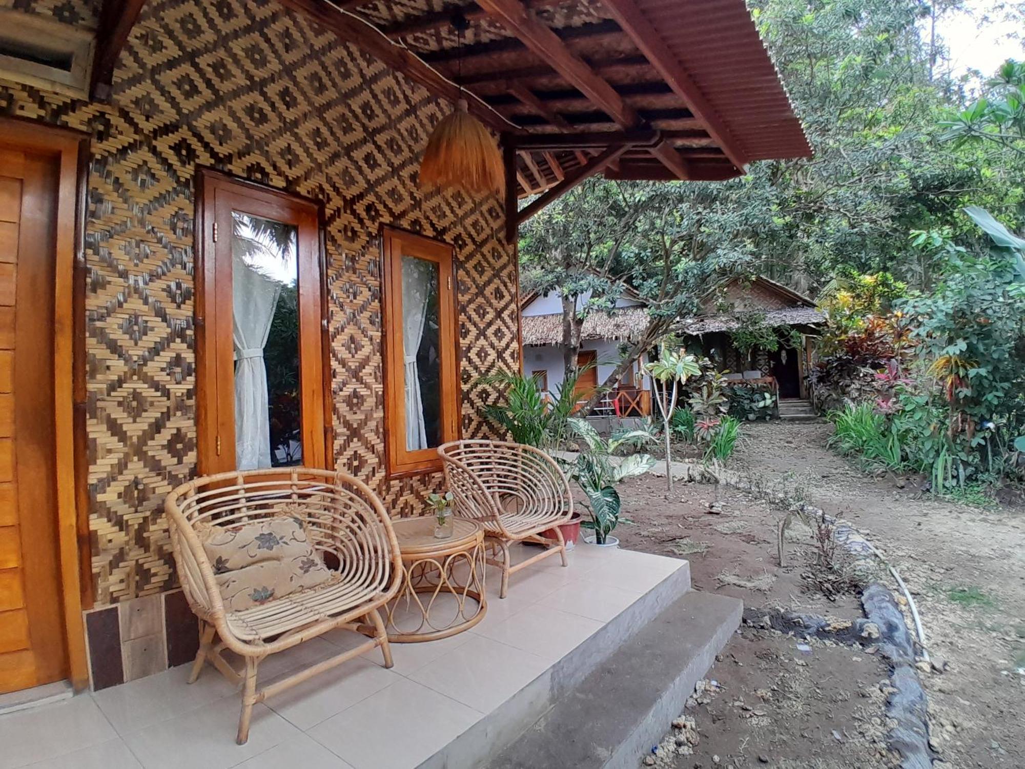 Anik Homestay & Dormy Batukaras ภายนอก รูปภาพ