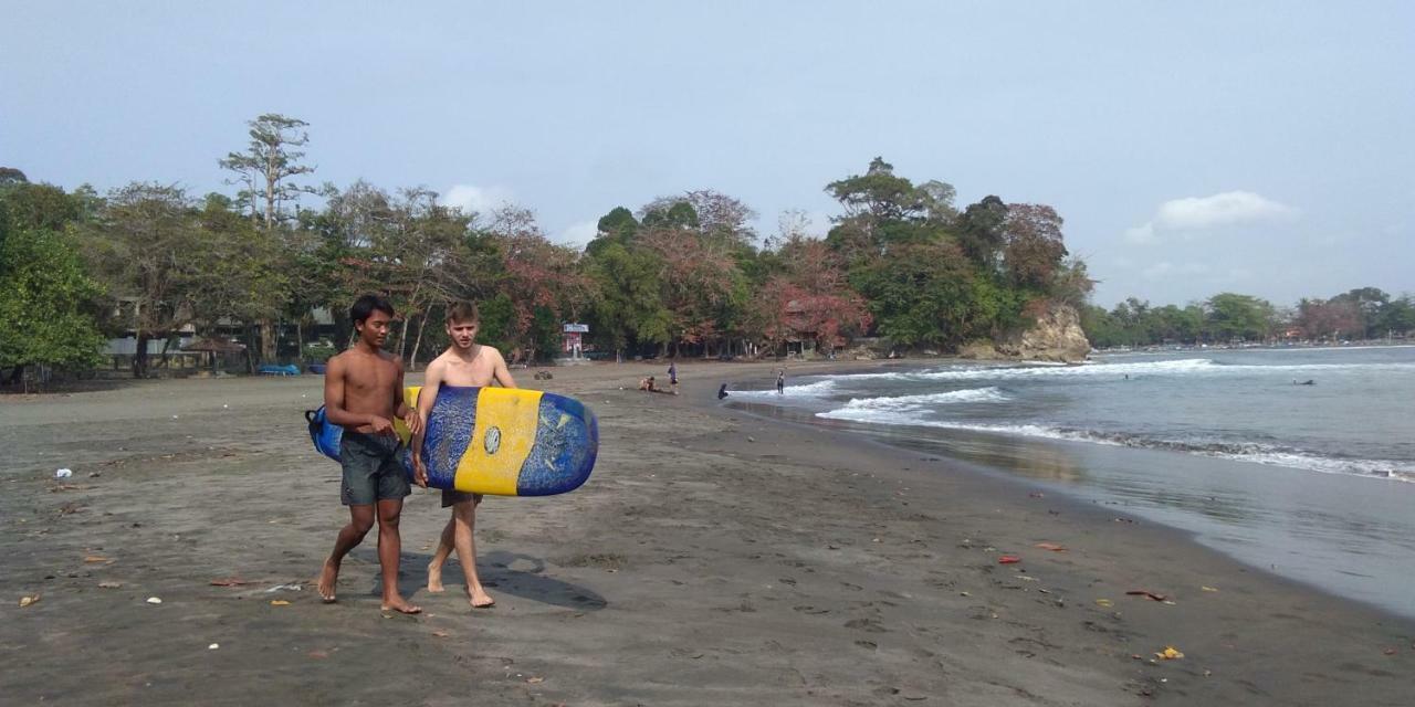 Anik Homestay & Dormy Batukaras ภายนอก รูปภาพ